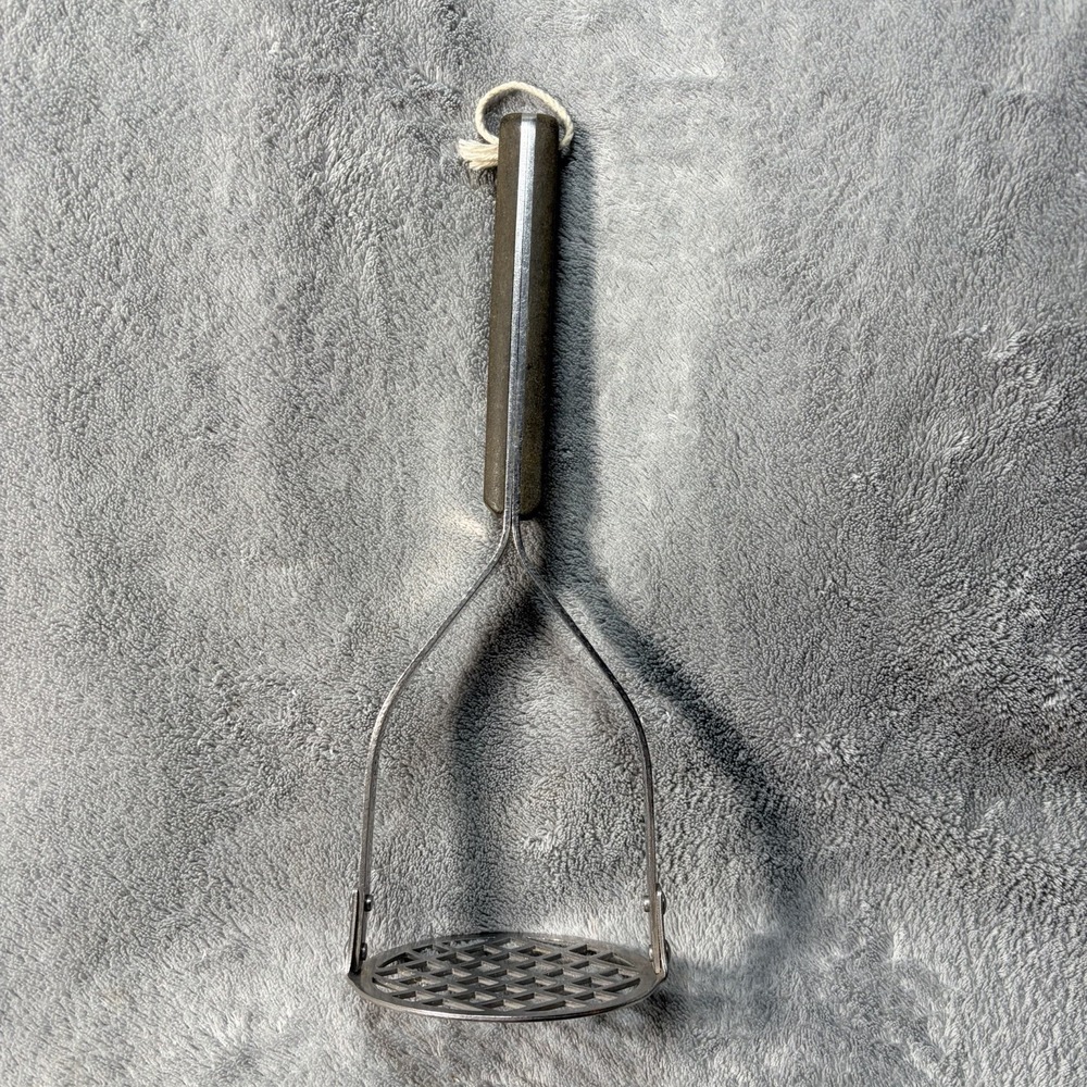 Vintage Flint Arrowhead Potato Masher/Ricer Stainless USA Black Handle  Retro